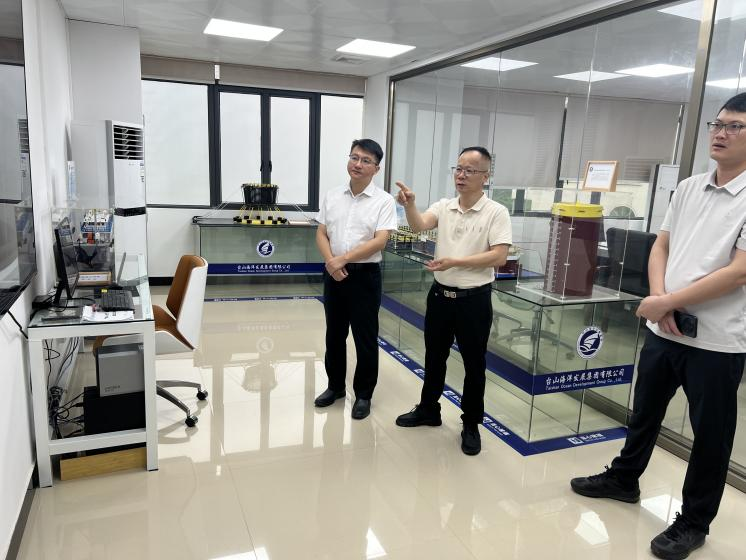 市濱海投資集團(tuán)公司黨委副書記、總經(jīng)理梁亮帶隊(duì)赴臺(tái)山海洋發(fā)展集團(tuán)考察調(diào)研